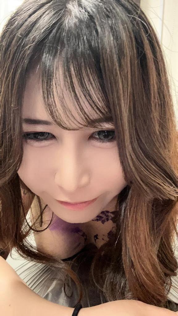 곁눈질로