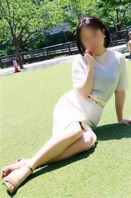음란한 아내라고 말하면 그녀 - 아즈키
